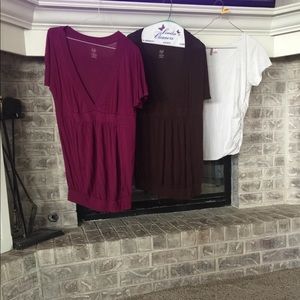 Lot of three maternity tops, size large